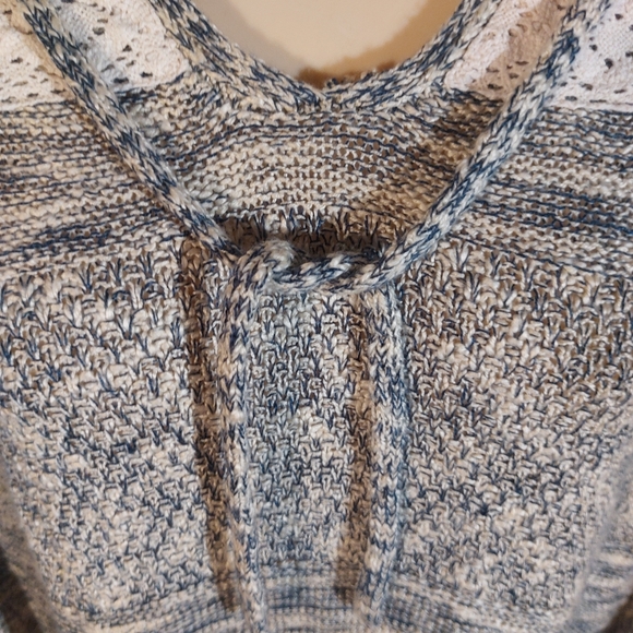 Woman's long sleeve sweater - Picture 3 of 8